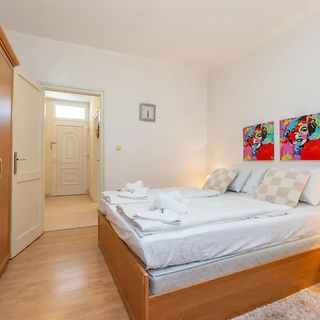 Διαμέρισμα Boki 2 One Bedroom In Old Town With Balcony
