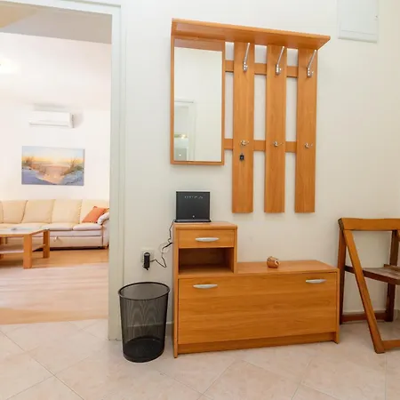 Boki 2 One Bedroom In Old Town With Balcony Daire