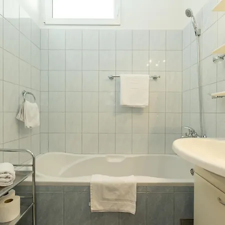 Boki 2 One Bedroom In Old Town With Balcony Апартаменты