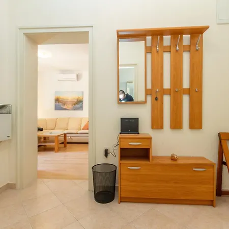 Апартаменты Boki 2 One Bedroom In Old Town With Balcony