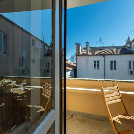 Апартаменты Boki 2 One Bedroom In Old Town With Balcony *