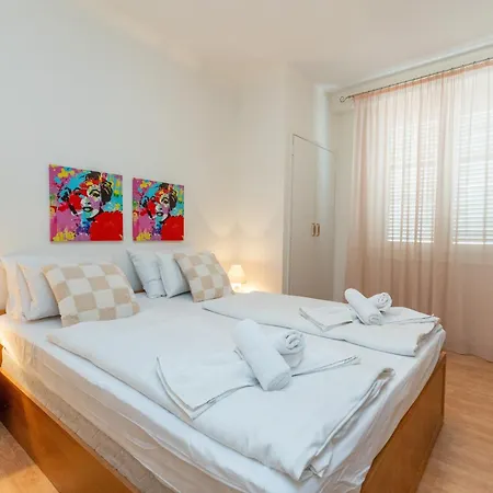Appartamento Boki 2 One Bedroom In Old Town With Balcony Zara