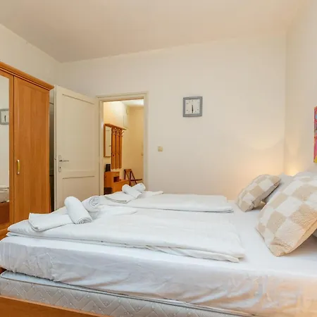 Boki 2 One Bedroom In Old Town With Balcony *