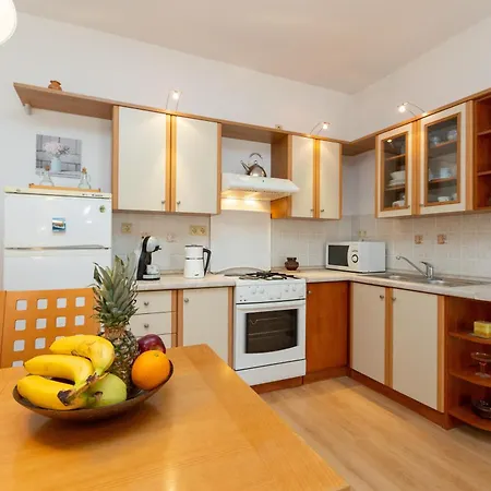 Boki 2 One Bedroom In Old Town With Balcony