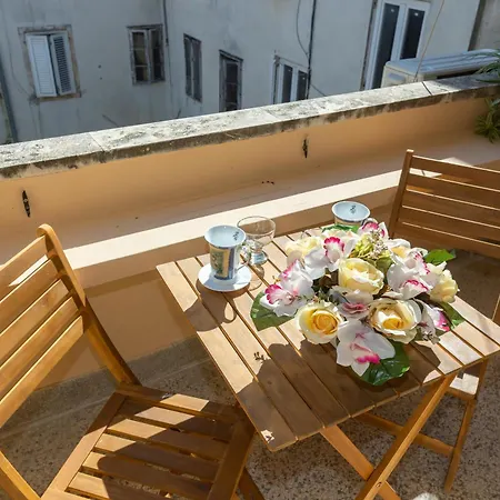 Boki 2 One Bedroom In Old Town With Balcony Appartamento Zara