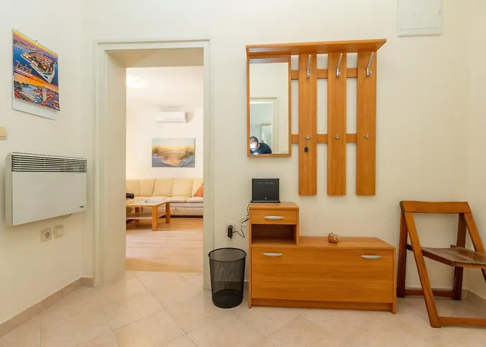 Daire Boki 2 One Bedroom In Old Town With Balcony