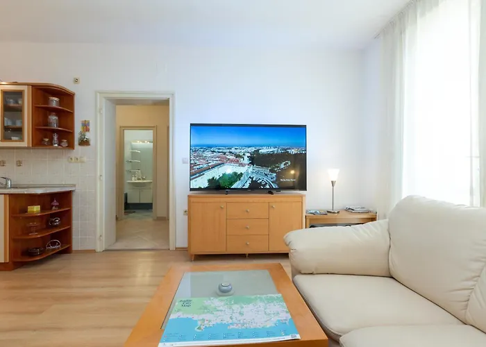 Boki 2 One Bedroom In Old Town With Balcony Daire Zadar