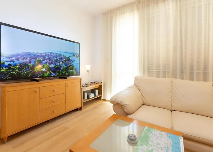 Boki 2 One Bedroom In Old Town With Balcony Apartment *